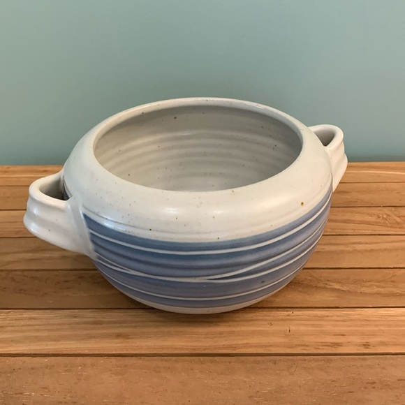 ROSS CANADA Stoneware Bowl 🇨🇦 - Picture 1 of 17
